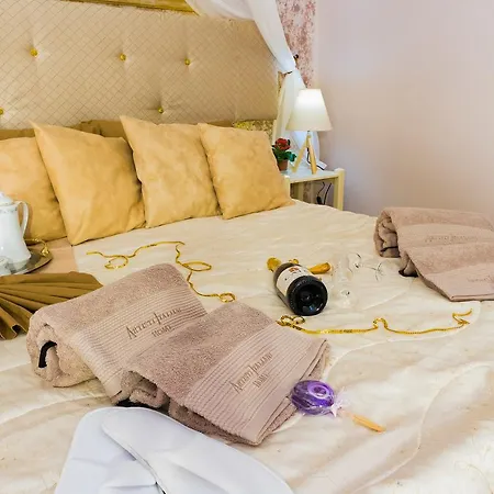 Comfy Flat At Venetian Port Of Chania דירה *